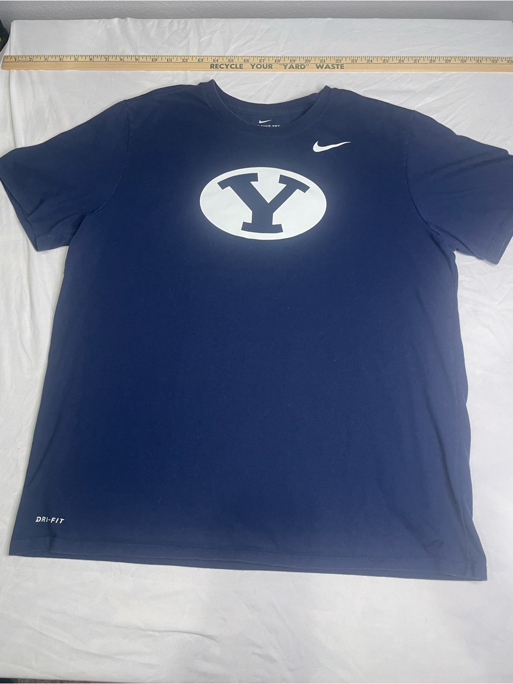 Nike BYU Cougars Dri-FIT T-Shirt Men’s XL Navy Blue Athletic Cut SKU038